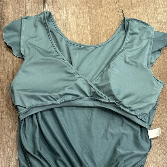 V-neck Ruffle Romper - Picture 4 of 4